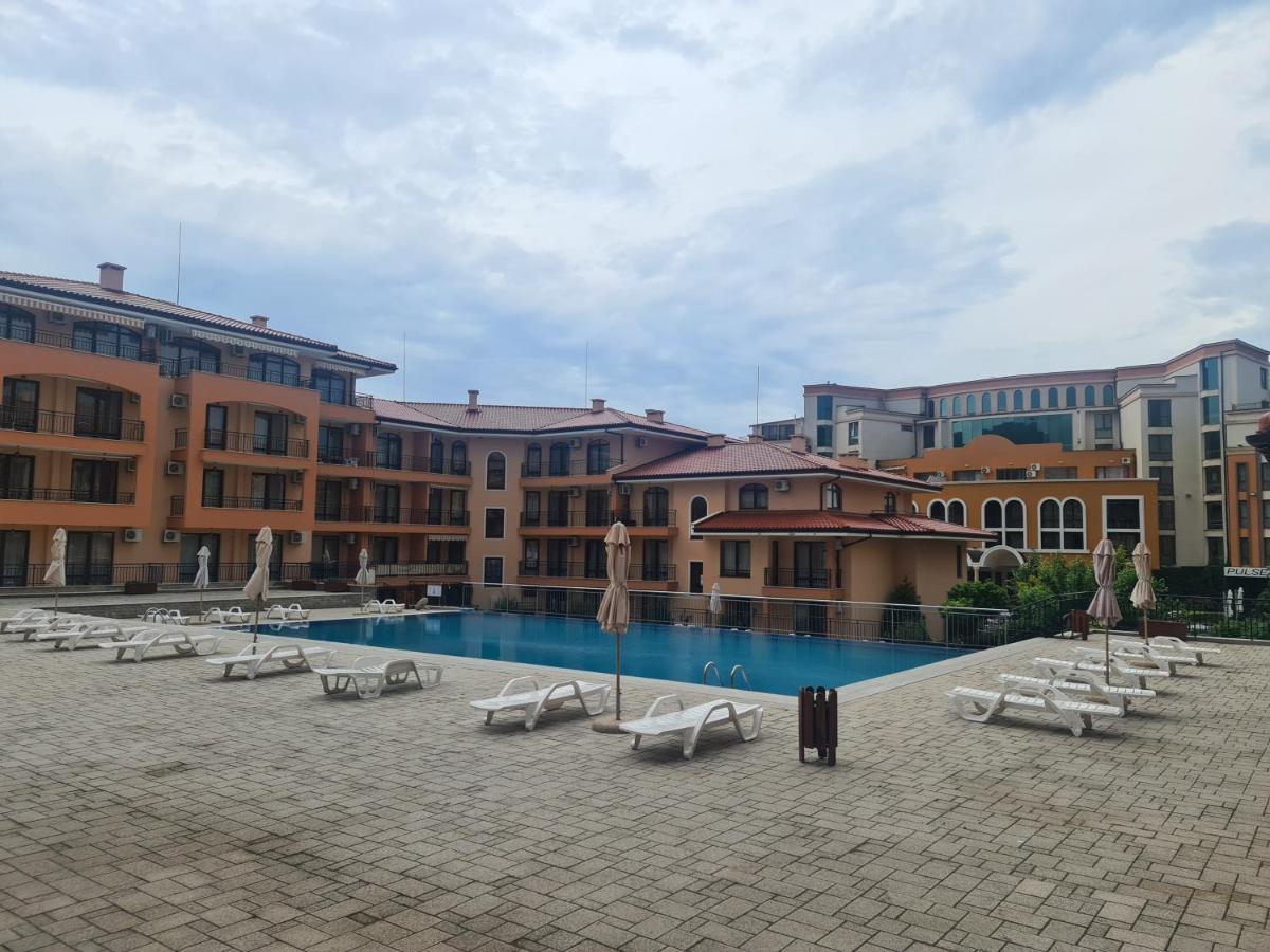 Private Apartment In Star Dreams Complex Sveti Vlas Exterior foto