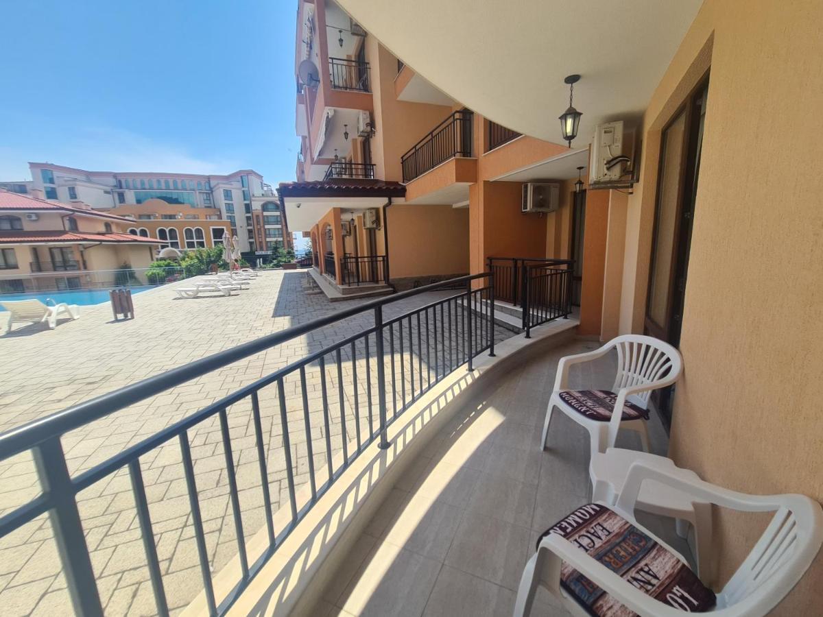 Private Apartment In Star Dreams Complex Sveti Vlas Exterior foto