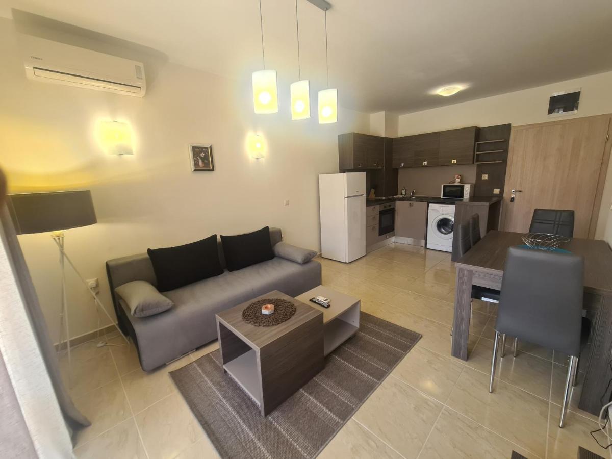 Private Apartment In Star Dreams Complex Sveti Vlas Exterior foto