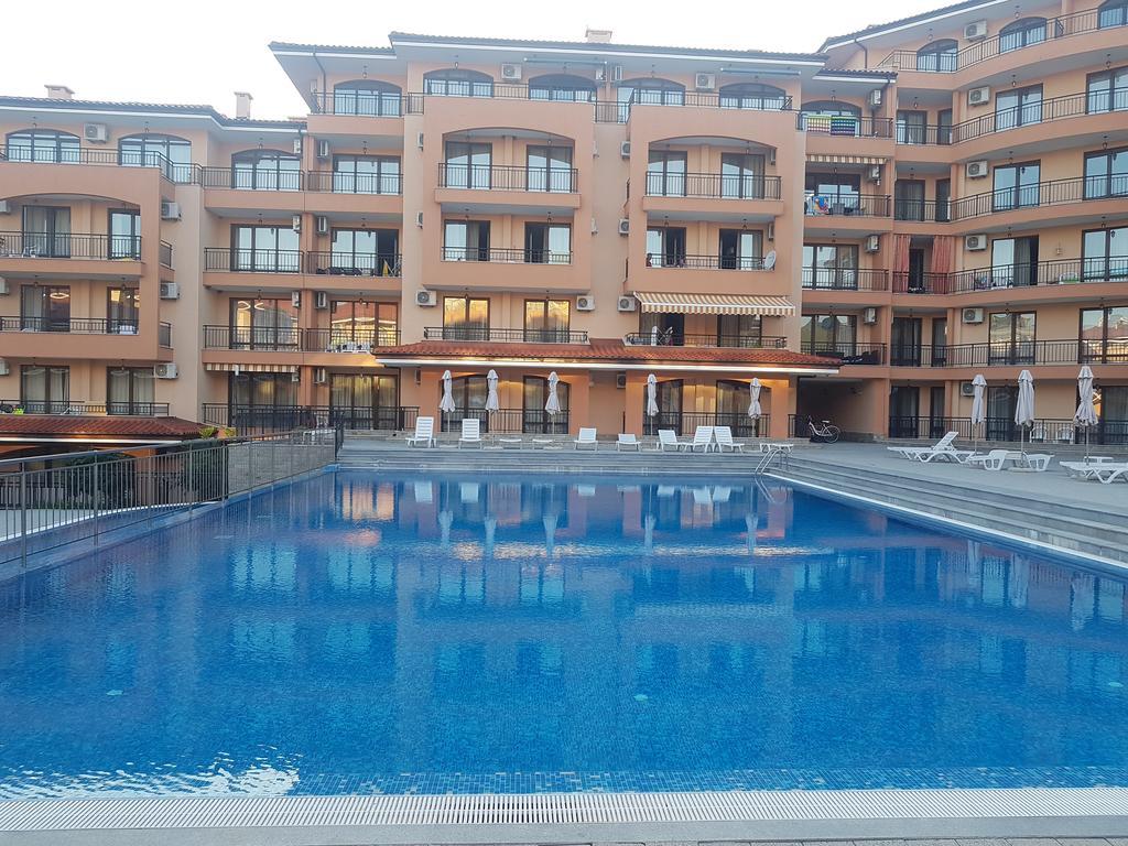 Private Apartment In Star Dreams Complex Sveti Vlas Exterior foto