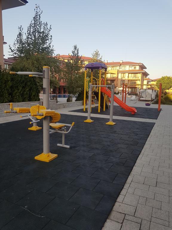 Private Apartment In Star Dreams Complex Sveti Vlas Exterior foto