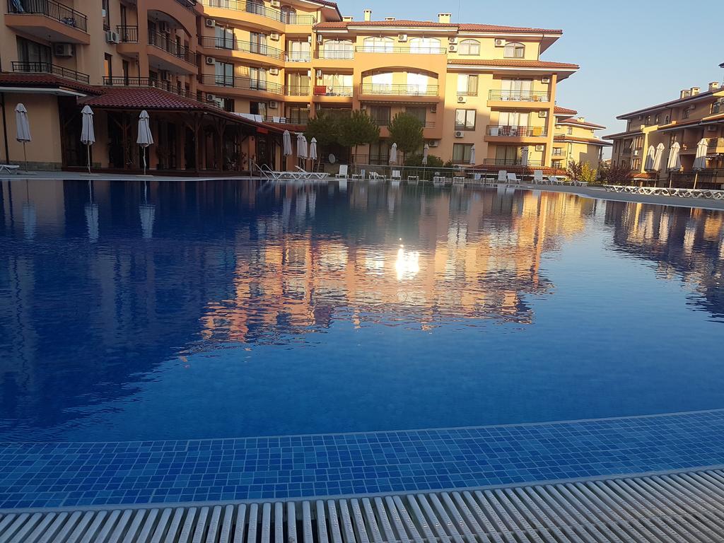 Private Apartment In Star Dreams Complex Sveti Vlas Exterior foto