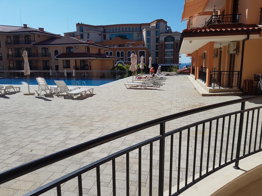 Private Apartment In Star Dreams Complex Sveti Vlas Exterior foto